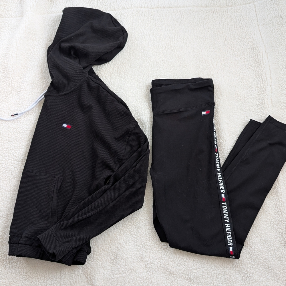 LIKE NEW Tommy Hilfiger Matching set high rise leggings and zip up hoodie jacket